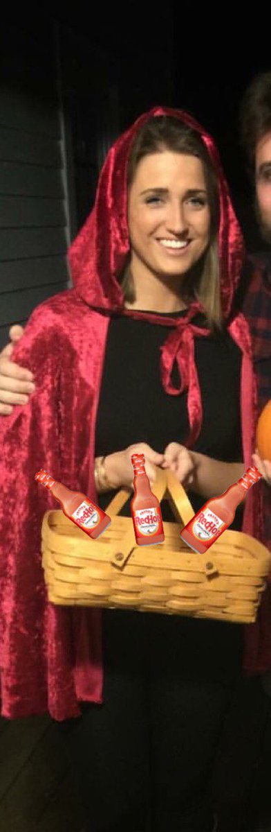 StedSisters's tweet photo. "I got hot sauce in my bag, swag" - Yoncé https://t.co/SOi5mbfghF