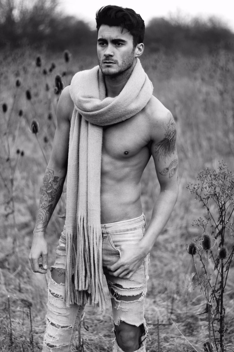 ScdStanley's tweet photo. Thank you @StuartGloverTT for my shots! #model #londonmodel #photoshoot https://t.co/xheYtNd8Qh