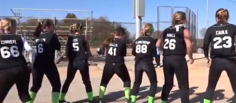 HaleighSimp6's tweet photo. Opening up the yearbook to say HBD to my girl KB 😛🎉 #DAOD @karley_blank https://t.co/HmdnbugiLm
