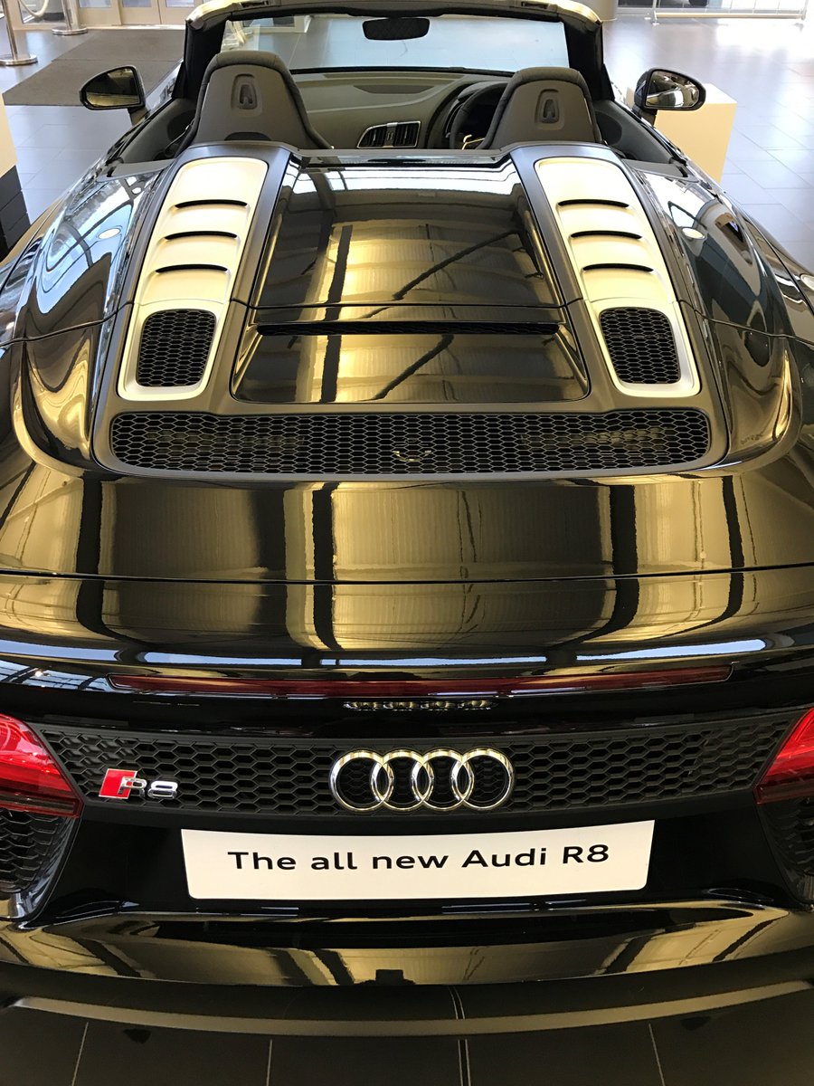 Heritage_Autos's tweet photo. The new #AudiR8Spyder adding a bit of sparkle to our #SalisburyAudi showroom this weekend. #Quattro #R8 #V10 https://t.co/FzFGOAavHL
