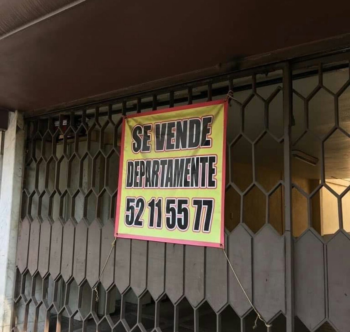 Radiohen's tweet image. Creo que el Perro Bermúdez está vendiendo su depa