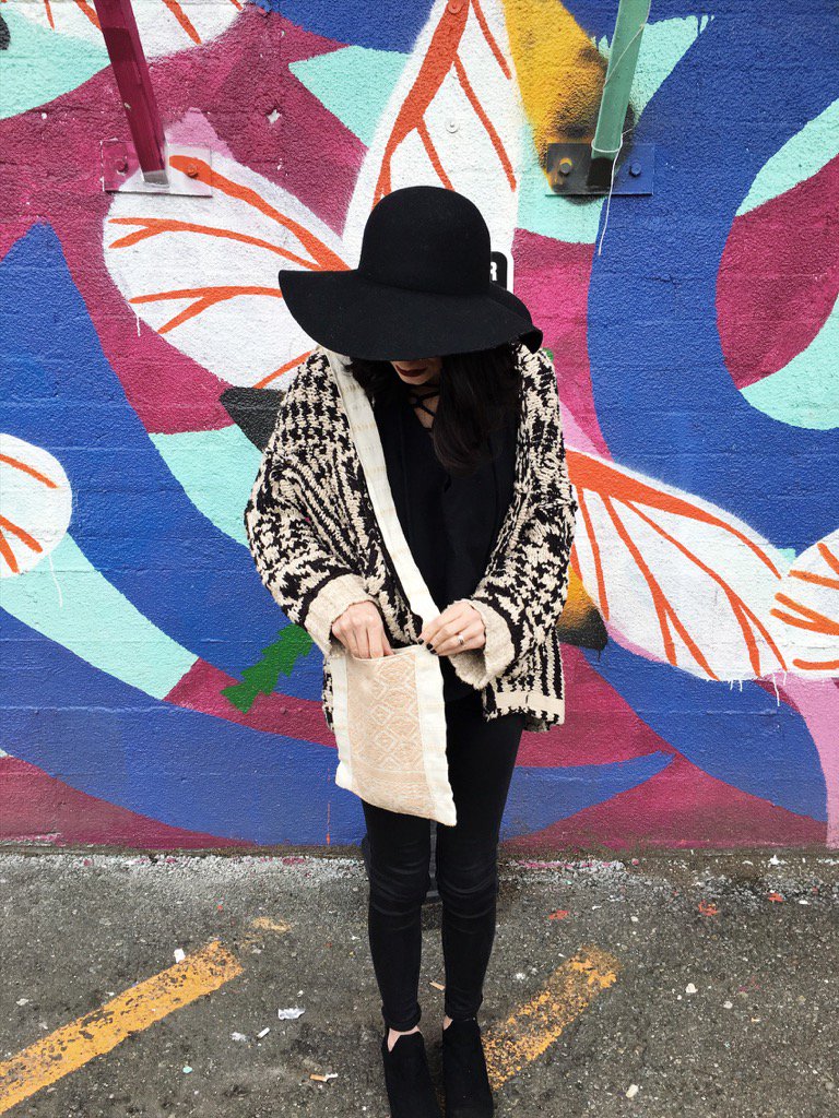 SameThread's tweet image. Happy Friday babes! Don&apos;t forget we are offering 25% off until 2/15! Use promo code LOVE17 at checkout (link in bio).