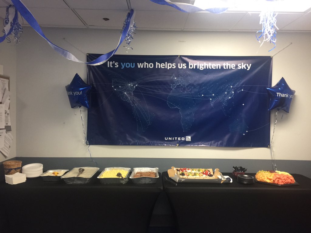 EllieSandlin's tweet photo. GUM Employee Appreciation Week with Charles Duncan!! @weareunited  #whyiloveAO https://t.co/tDilgK7fLq