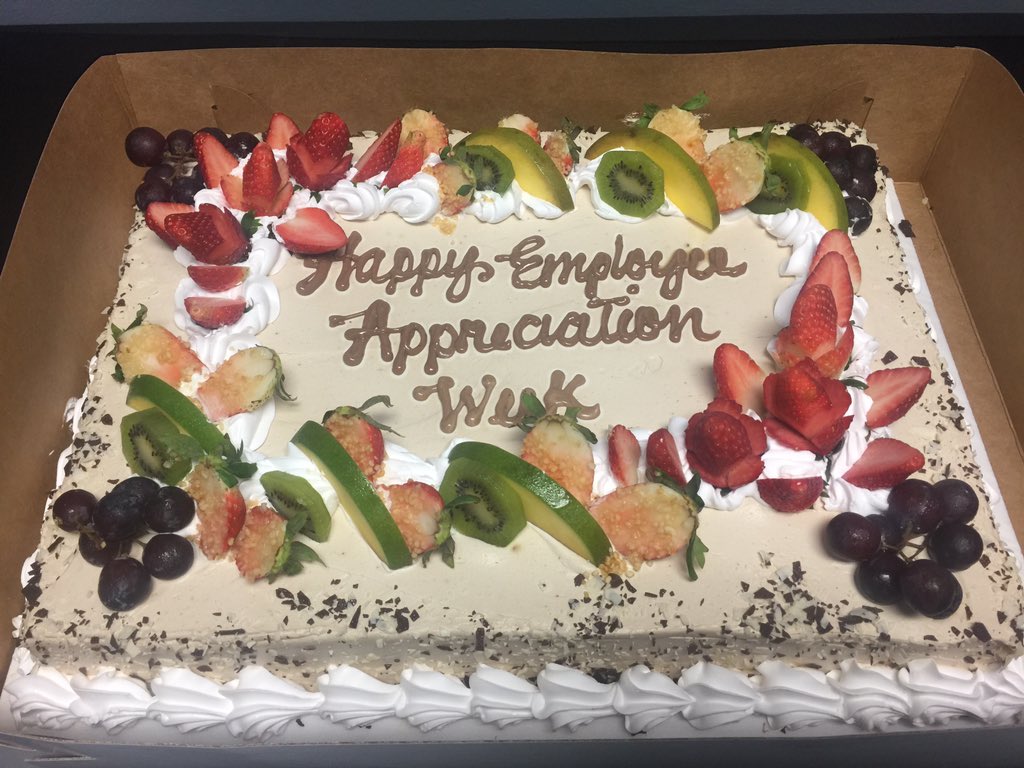 EllieSandlin's tweet photo. GUM Employee Appreciation Week with Charles Duncan!! @weareunited  #whyiloveAO https://t.co/tDilgK7fLq