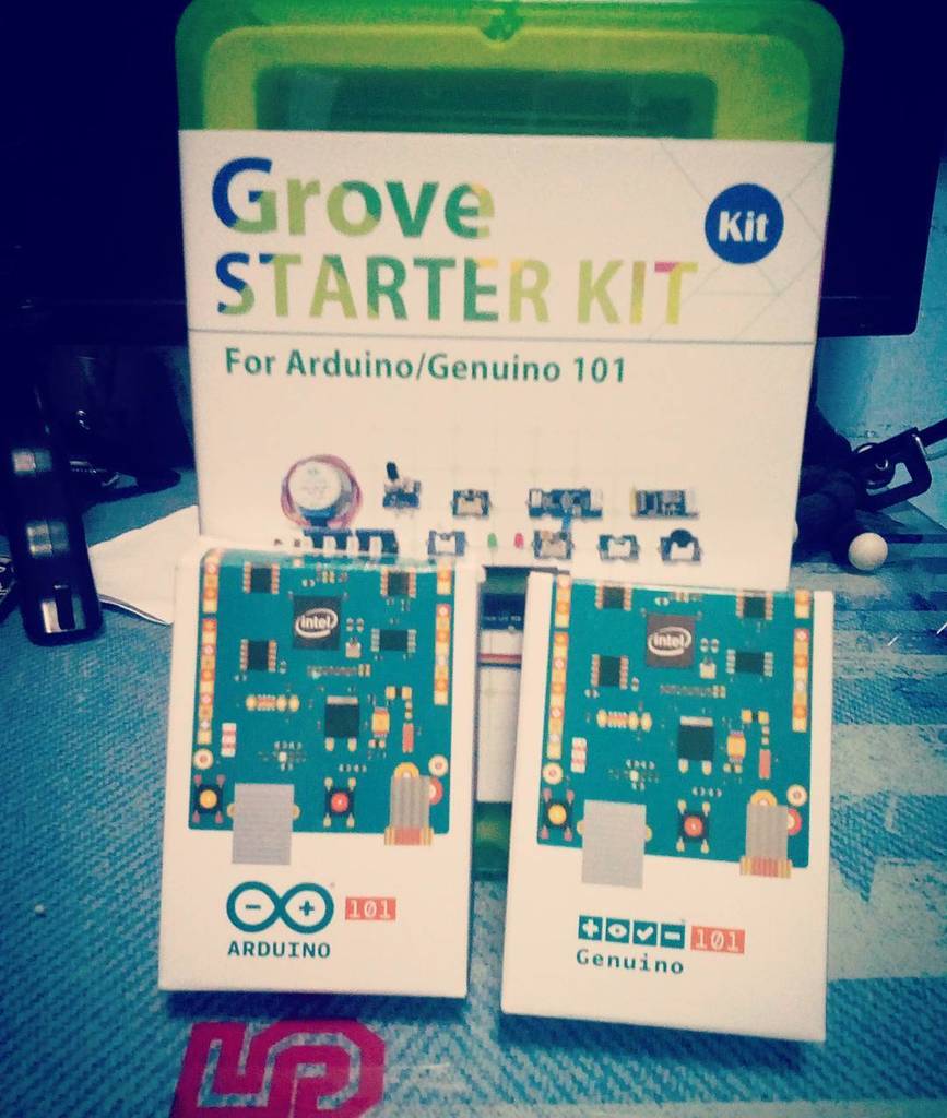 laurenceHR's tweet image. Best Combination @Arduino @seeedstudio 😎 #Arduino101 #Grove #IoT