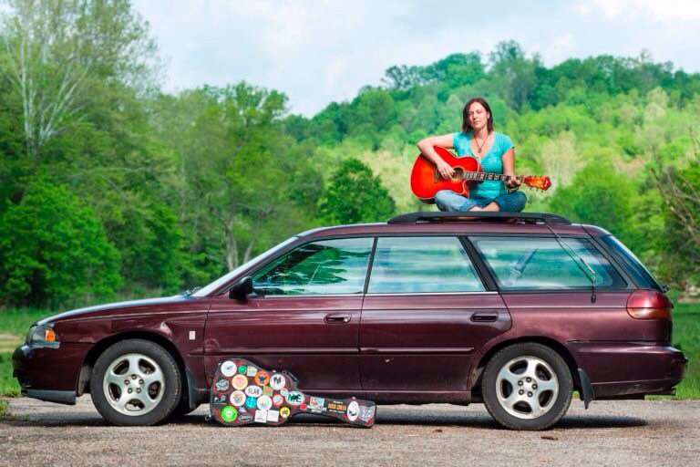 CollegeGreenMag's tweet photo. Read about singer, songwriter and environmental activist Megan Bee! https://t.co/miaBZYEOsO https://t.co/GOSk8A0GrP
