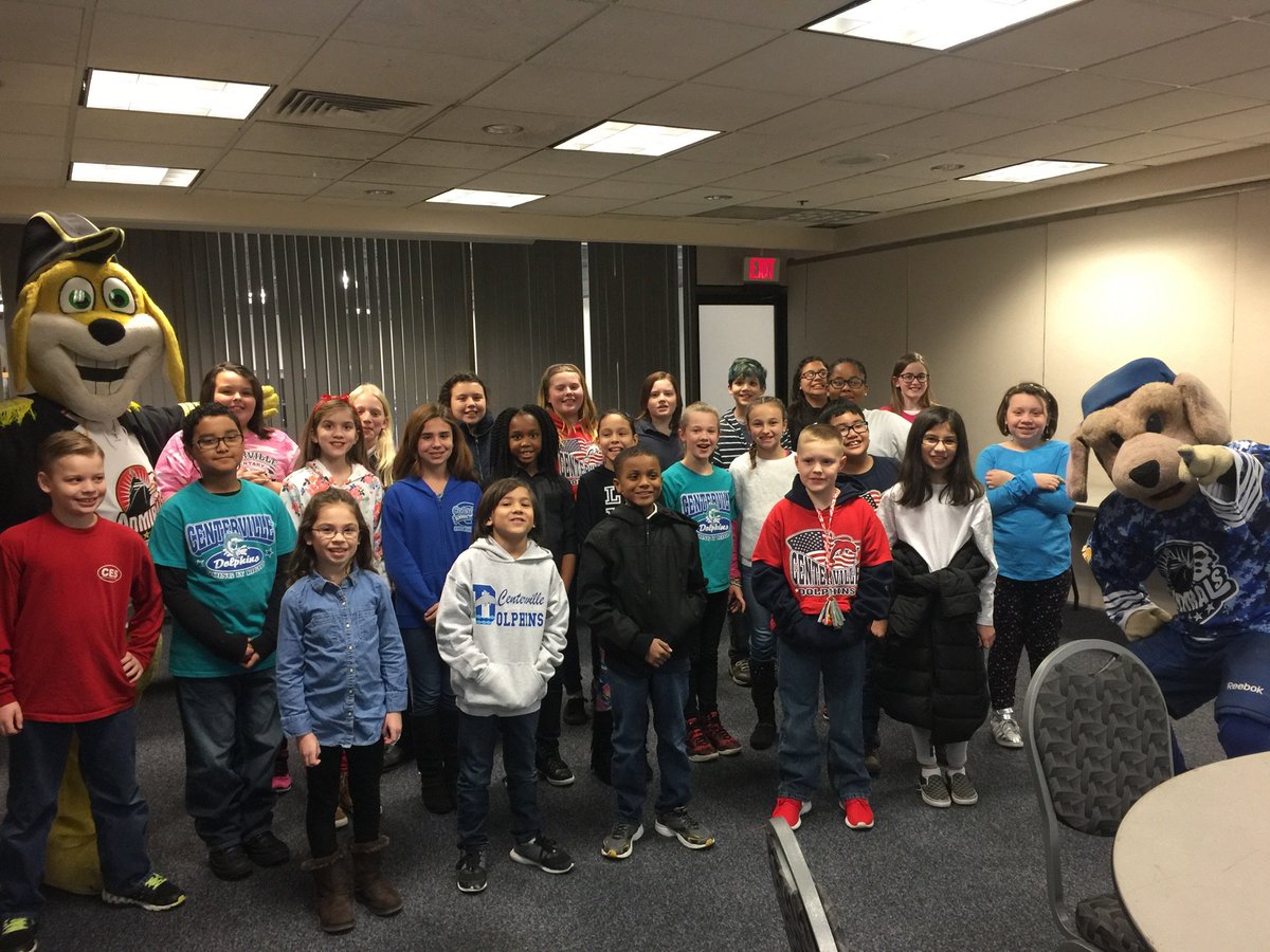 MsLRiley's tweet photo. @JoyJosker and the CES chorus getting ready to sing the National Anthem at the Admirals game! @vbschools #cesecho https://t.co/dDawZY6Hpl