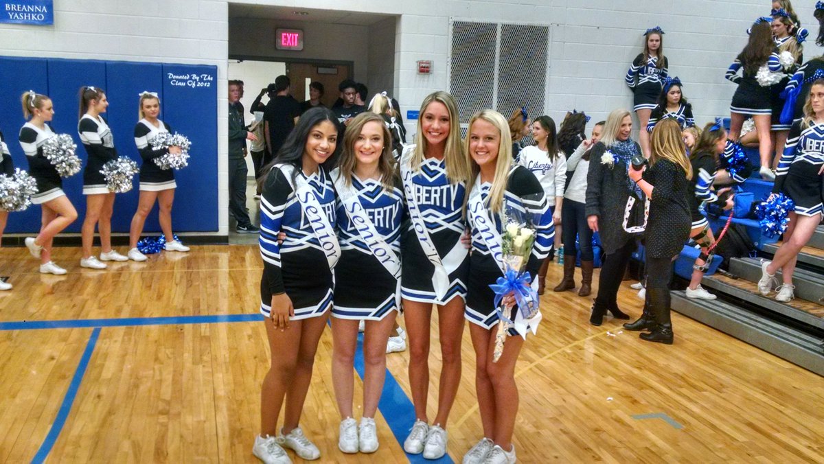 LHSAthleticDept's tweet photo. Congratulations to our @OLHScheer Seniors! Great group &amp; thank you for all your years of support! #gopatriots https://t.co/Y44IWquJ1C