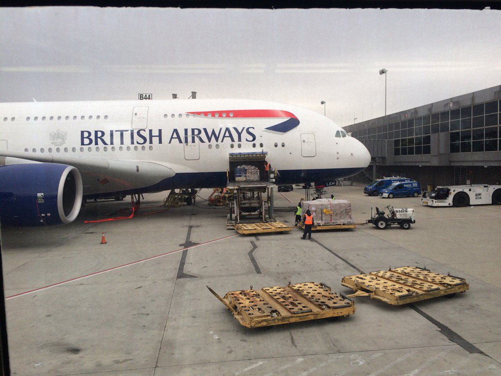bfsusa2017's tweet photo. Down safe and sound. Thanks @British_Airways for a great flight and extra Mars Bars for Birthday boy Dominic https://t.co/S2fOGAVRaI