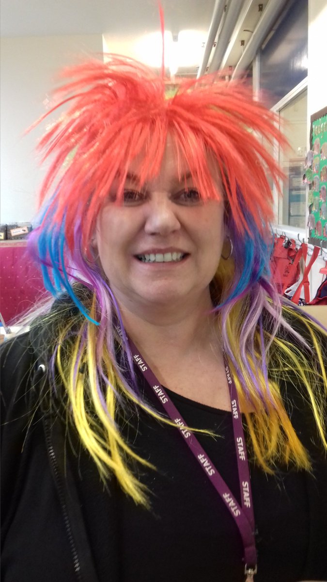 TheHytheSchool's tweet photo. Some more pictures of Wacky hair day @GreatOrmondSt #badhairday #staffgetinvolved https://t.co/adpnBDr638