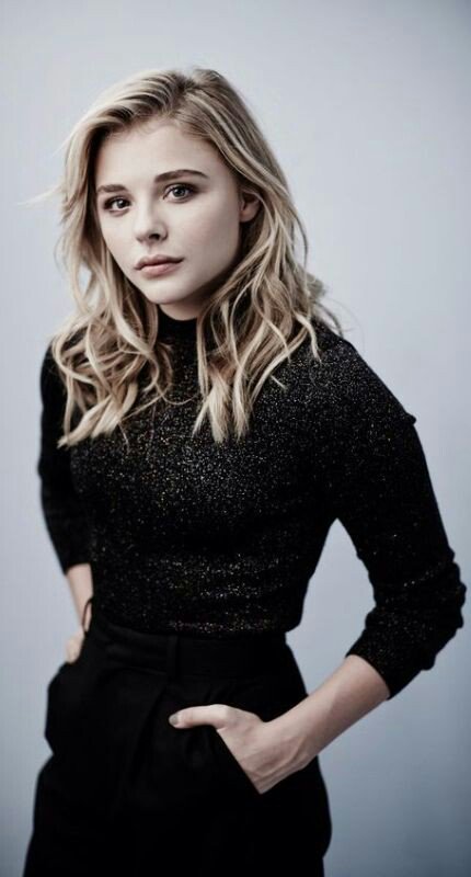 HAPPY 20TH BIRTHDAY CHLOË GRACE MORETZ  