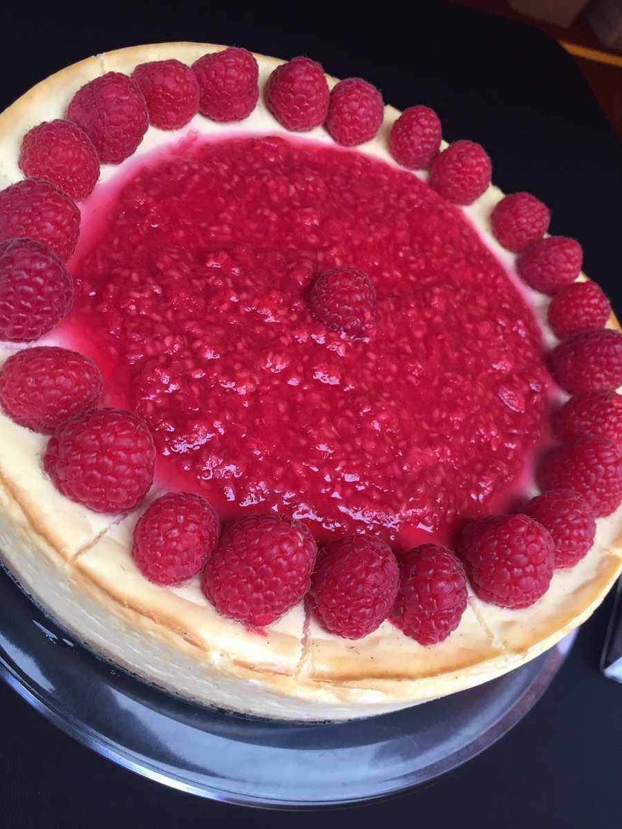 In #Hackney? Love #cheesecake? Find your heart's desire this #ValentinesDay at <a href="/Broadway_Mkt/">Broadway Market, E8</a> and <a href="/SchoolyardMkt/">Schoolyard Market</a> this Saturday! 😋🍰🍰