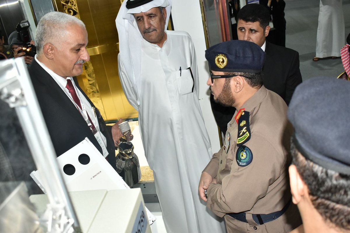 sharp_elevator's tweet photo. وهنا في لحظة استماع لآخر منتجات #مصاعد_شارب من المهندس عبده عبد الغني بحضور الرئيس التنفيذي عمر ابو شعف. 

#جدة
#مصاعد
#مركز_جدة_للمعارض https://t.co/naHQCnYIkG