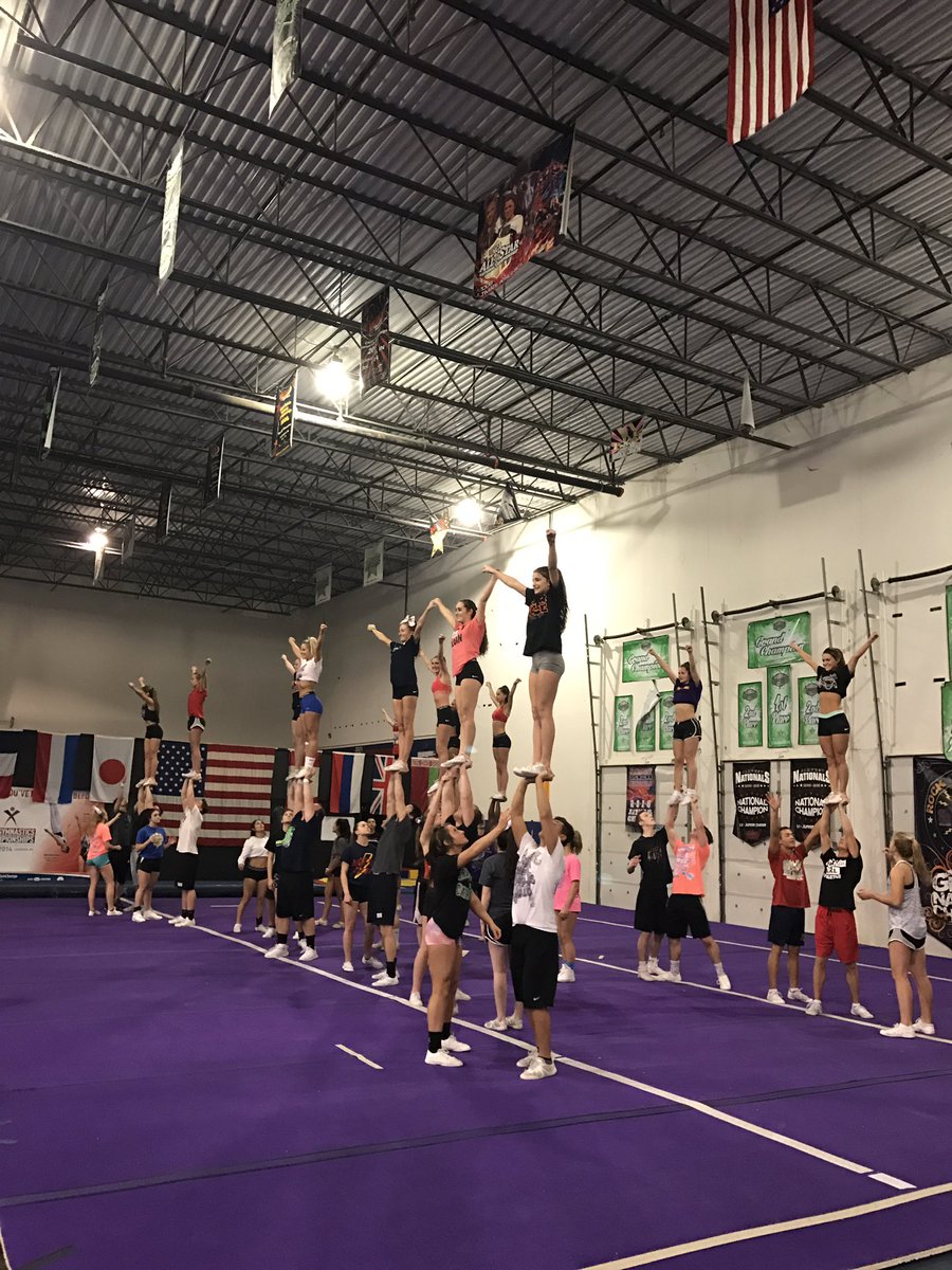 UAMajesties's tweet photo. First practice trying coeds! #Valor #TheMajestiesEffect https://t.co/OX2Ovht43s