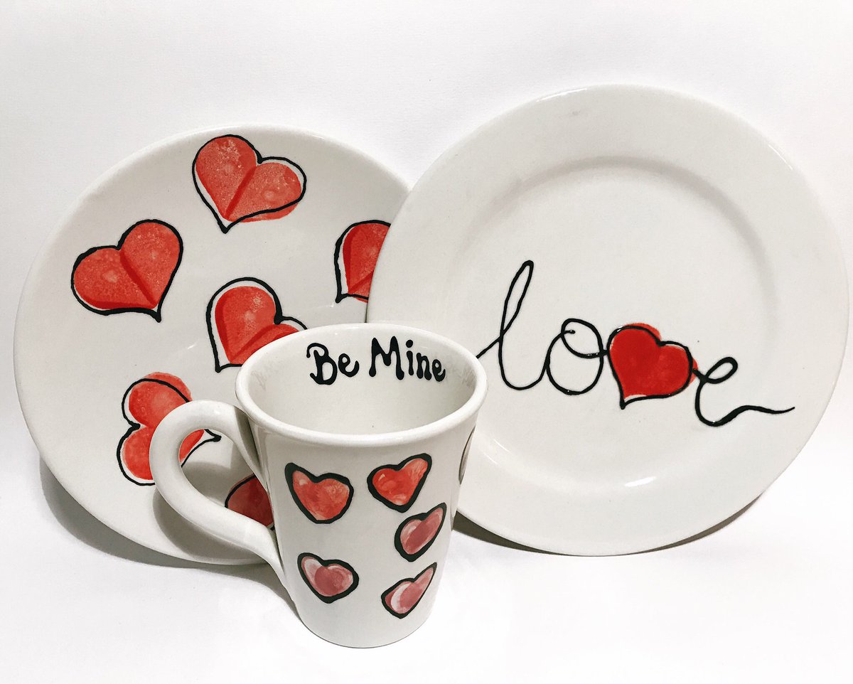 mellamellas's tweet photo. ❤ #ValentinesDay #pottery #party! @W4LoveBooks tomorrow from 10am. #chiswick #kids #adults #fun #handmade #london #becreative #love #hearts https://t.co/juz4L9rTPf