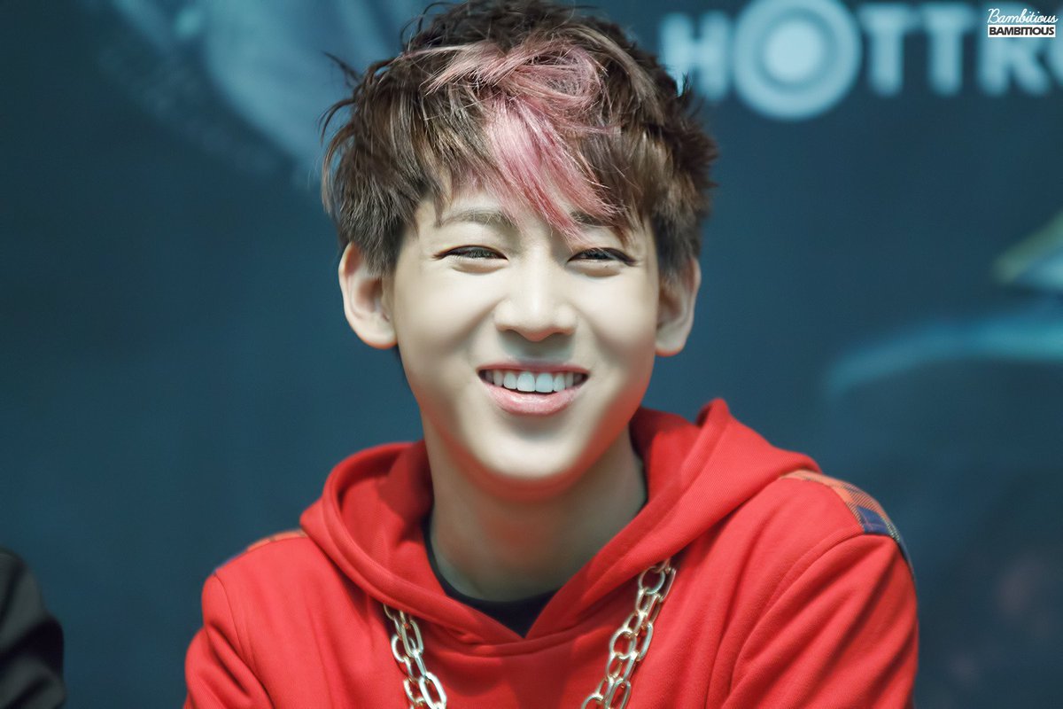 BambamMouth's tweet photo. 💚U smile I smile💚 #bambam #GOT7 #뱀뱀 https://t.co/5YY08LzrGZ