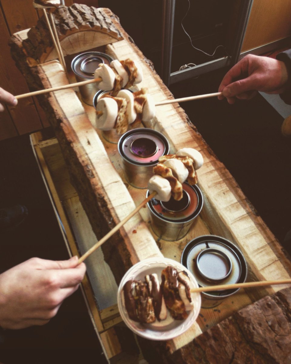 Onsenfood's tweet photo. La "Cabane à pommes" de @jtmec donne pas mal faim! -Cam :) #JTMEC https://t.co/jmPu3GsBO2