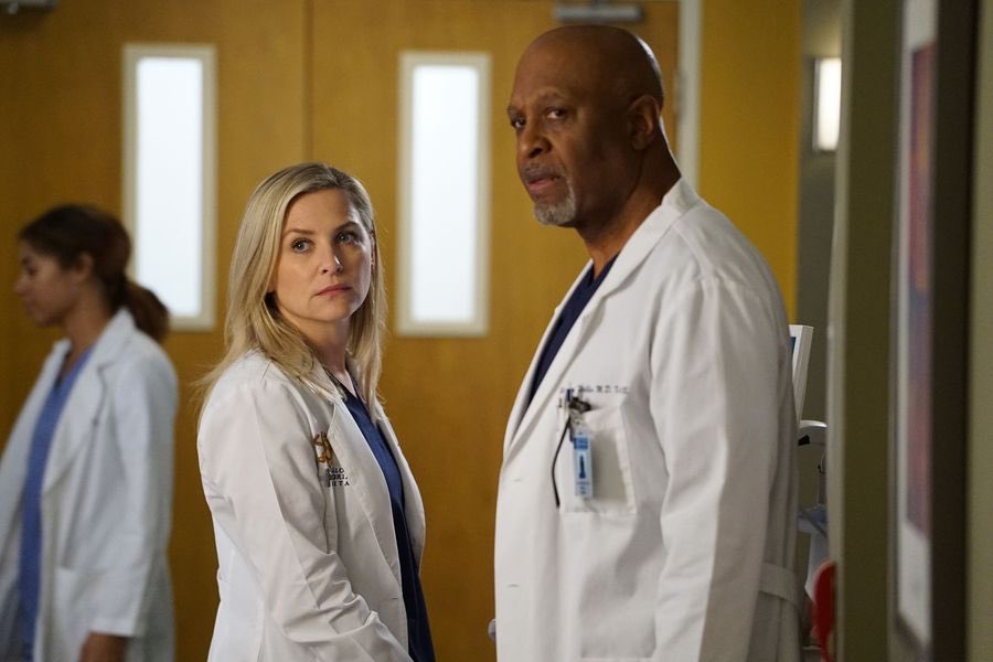 GChanNews's tweet image. PROMO PICS - #GreysAnatomy 13x14   "Back Where You Belong" Eliza, Richard, Arizona
