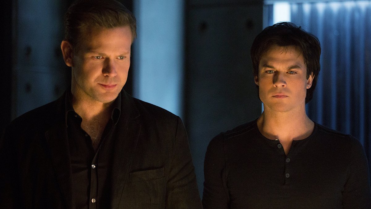 cwtvd's tweet image. Can Damon save Stefan&apos;s soul before it&apos;s too late? #TVD starts in 30 minutes.
