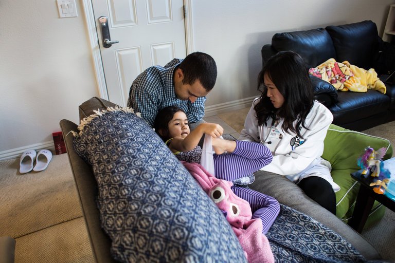 HealApp's tweet photo. #SF Heal #Pediatrician, Dr. Michelle Chien giving the quality of care she gives to all of her patients in @nytimesbusiness #housecalldoctors https://t.co/U8241naxWw