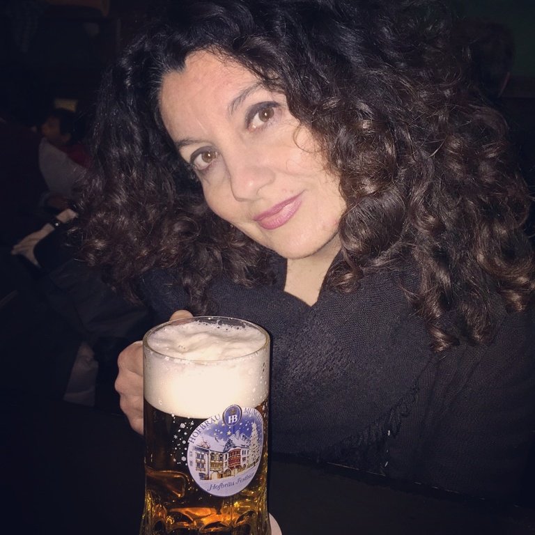 GiadaCampus's tweet photo. Al #venerdi pensi che hai fatto un #buonlavoro e che ti meriti lo #sciallo anche dopo i #40: #nonsonounasignora https://t.co/9NHAr8uL8D