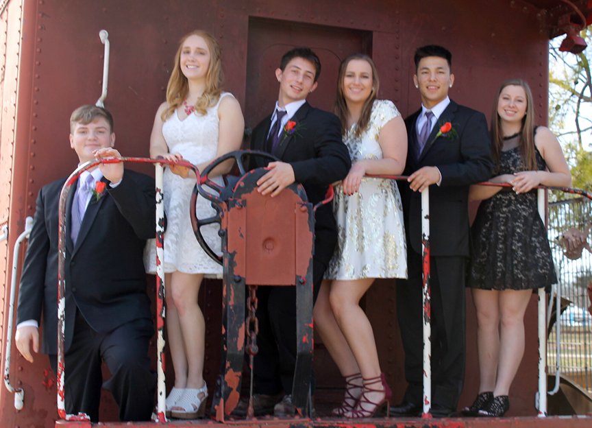 RV337's tweet photo. Good luck tonight to the King and Queen candidates! https://t.co/oFcXzUATn0