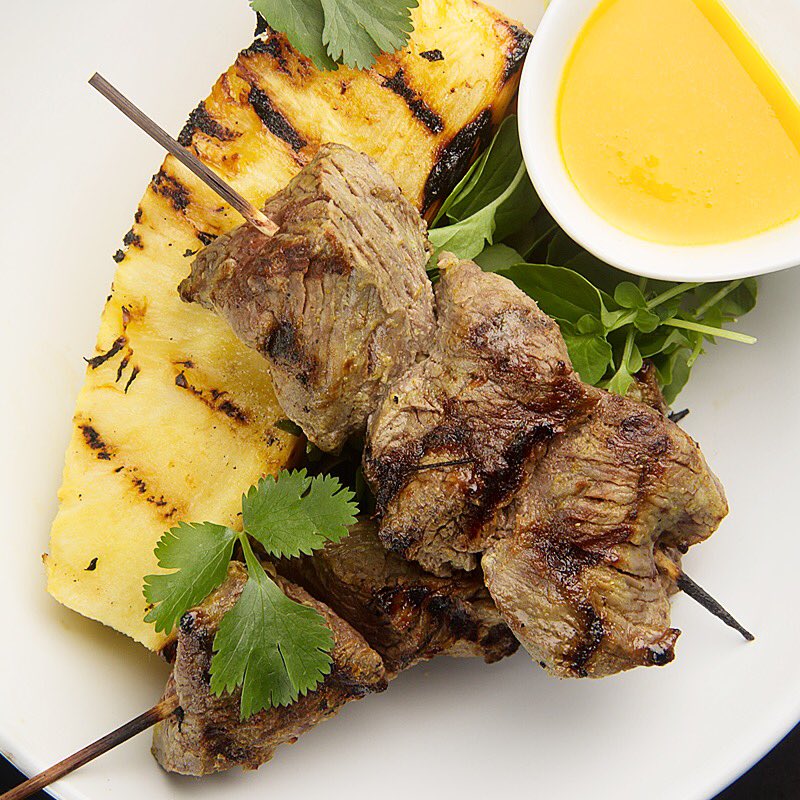 DeliverLean's tweet photo. ๐ We've got your in-between meals covered with items like this Curried Thai Beef Kebabs with Spicy Mango Dipping Sauce. #DeliverLean #Paleo https://t.co/gSGRs8hXIj