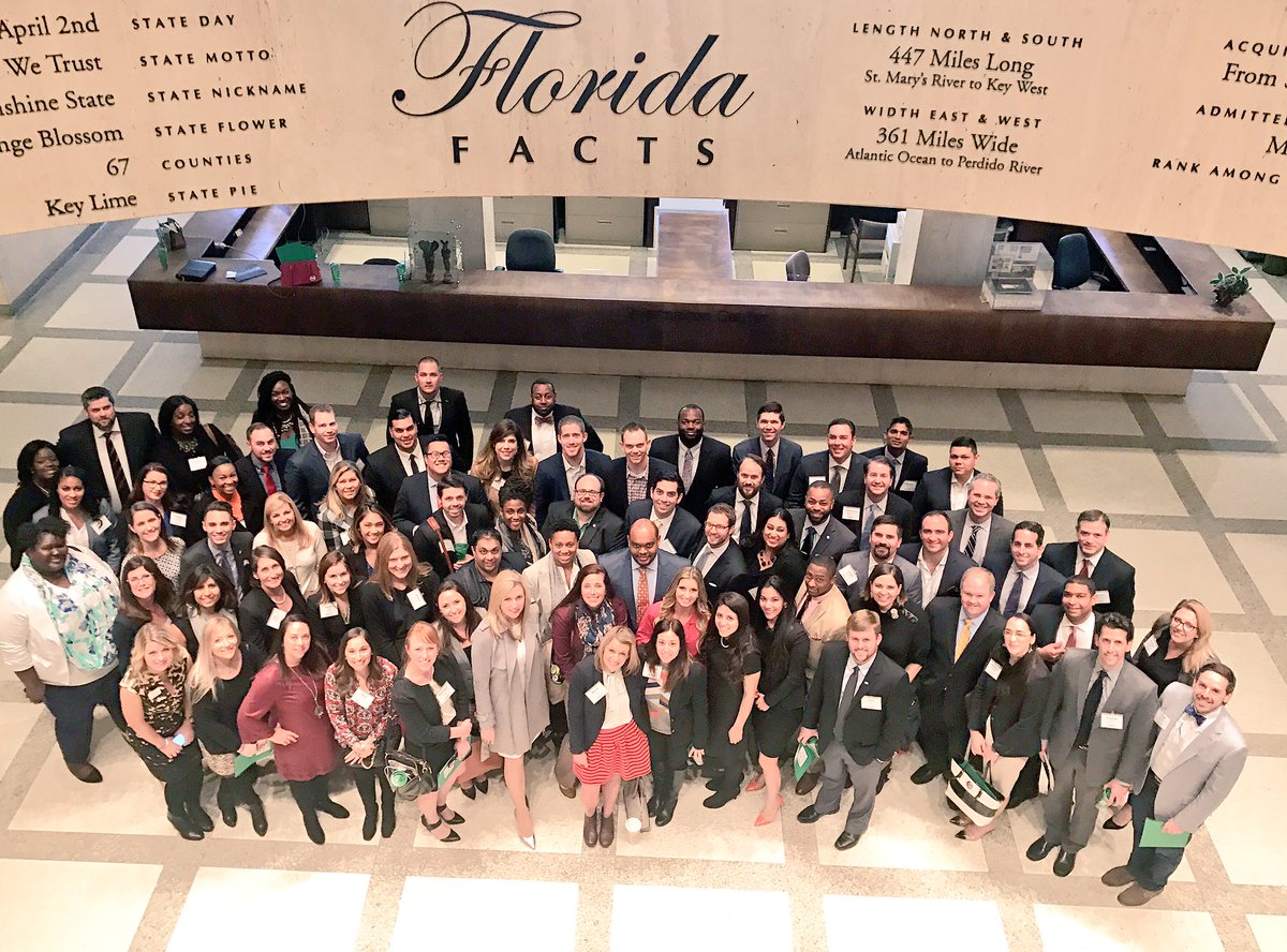 LeadFLConnect's tweet image. Looking good! #ConnectFlorida Alums, Class VII, and recruits at the 2017 Connect Day at the Capitol.