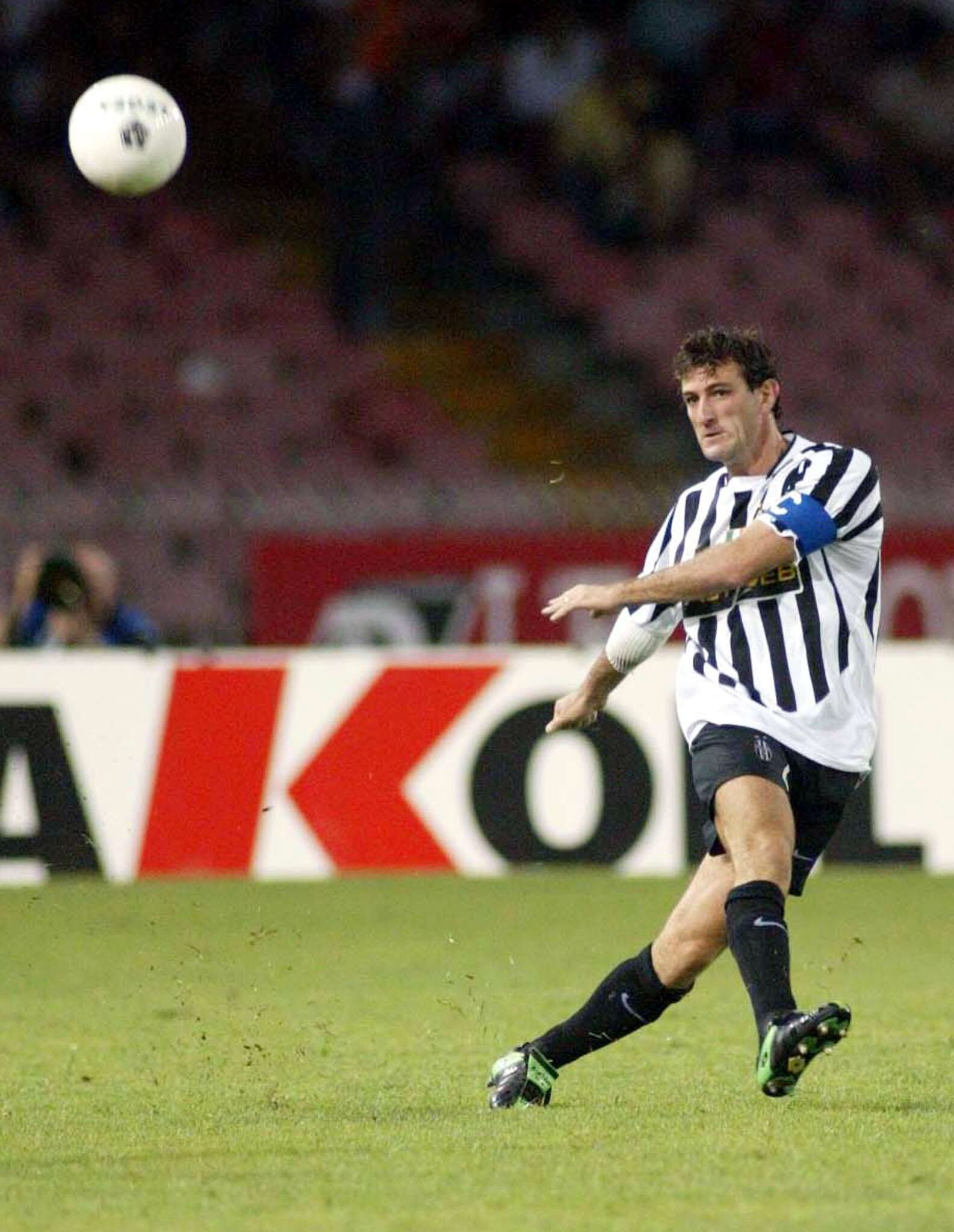 Happy birthday to Juventus legend Ciro Ferrara, who turns 50 today. 

Games: 358
Goals: 20 