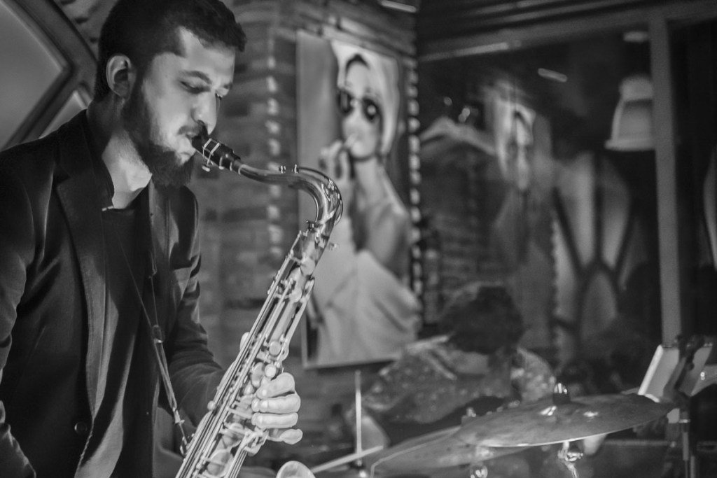 <a href="/Motel7BarClub/">Motel 7 Bar Club</a> estrena las Jazz Sessions de las tardes de los viernes 48horasbadajoz.com/motel-7-estren…