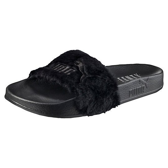 StellaKush1's tweet photo. FUR SLIDE BY FENTY WOMEN’S SANTA ((( SALE ))) $ 80.00 🔥🔥
👉 https://t.co/mVIdQmgrn8 Use code " 2K17 " for 10% off discount https://t.co/6rI8oOgDCg