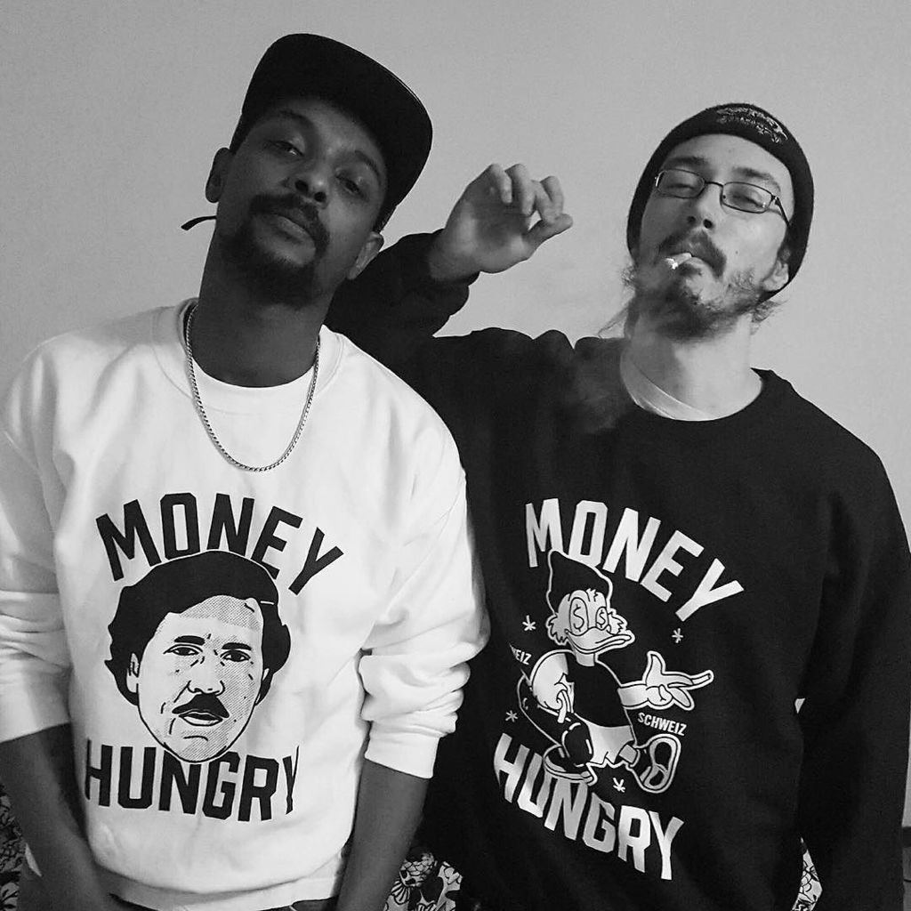 FreelanceFlint's tweet photo. Money Hungry Schweiz

Selling out fast over in Switzerland, get at @alcs_capone before it'… https://t.co/XntJcDn2Rr https://t.co/74kzS4E5TK