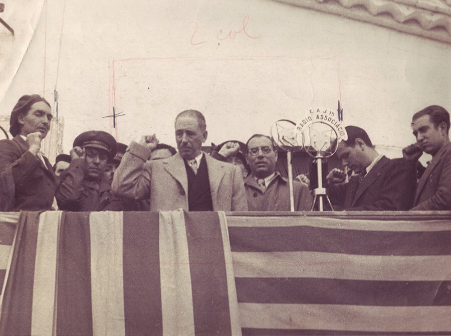 NUET's tweet photo. Una foto històrica que no podem oblidar (2) #Companys #Comorera #Catalunya https://t.co/Lzsa5vgzC2