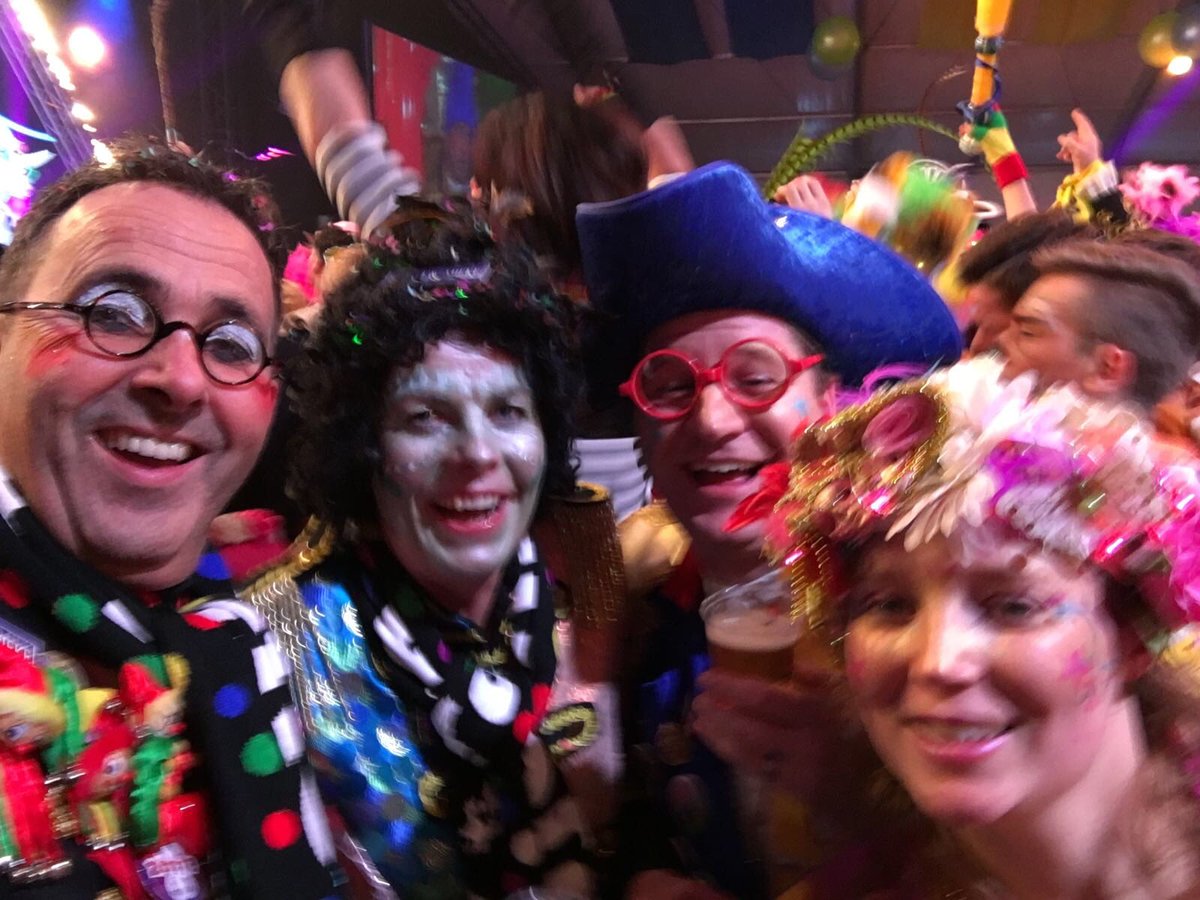 Wij zijn niet bang want <a href="/BjornMieke/">Bjorn & Mieke</a>  zijn erbij 👊🏼 alle vertrouwen... top fieëst <a href="/stichtinglvk/">LVK</a> <a href="/depielhaas/">De Pielhaas</a> @VorstRob  <a href="/paulvanlipzig/">Paul van Lipzig</a>