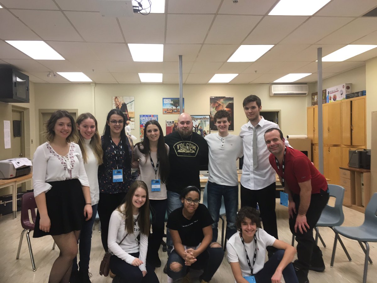 citekap's tweet photo. Ci-té Rocker au spectacle à Rockland pour #QCNC2017. https://t.co/V9E9jg3CEO