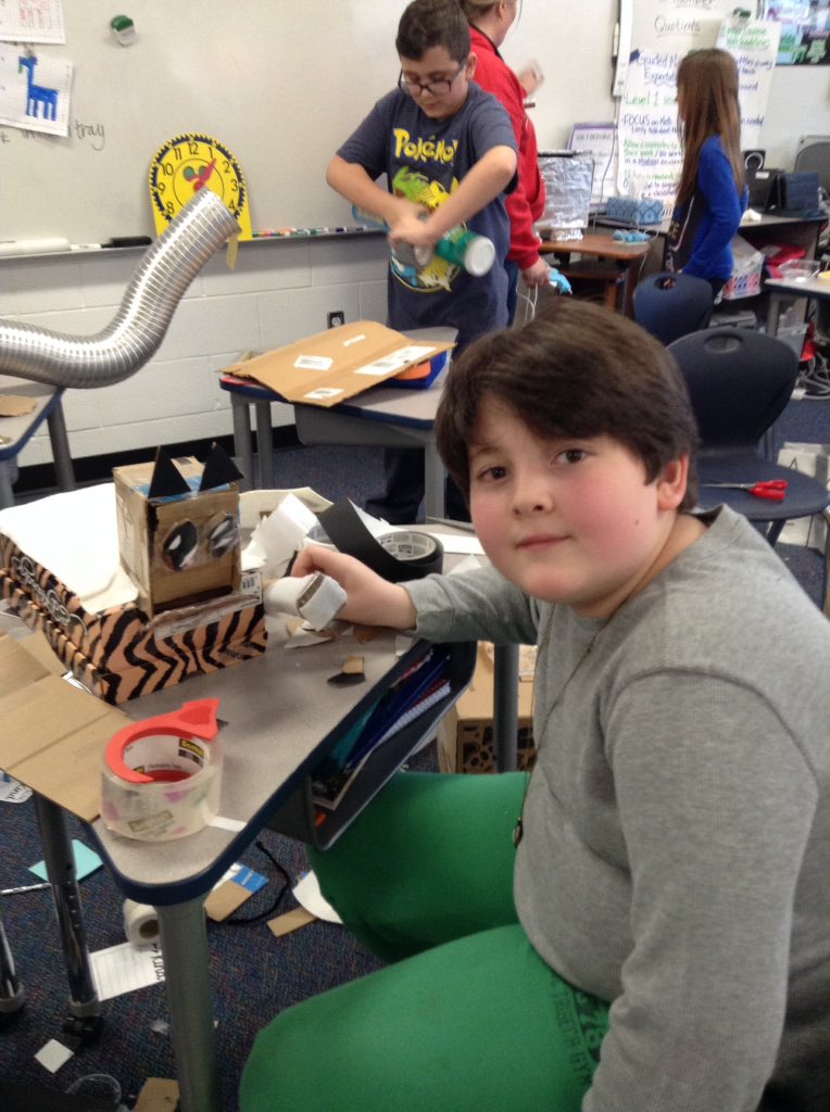 becksbunch63's tweet image. Who knew a French bull dog could be aSimple machine? #creativityinengineering @AHSD25Olive @swatanuki1 @ahsd25