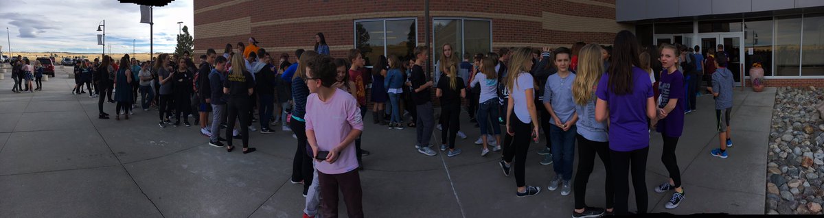 SagewoodMS's tweet photo. What a great time at the Winter Dance and Festival! Thanks for a great time Wildcat students! #SGMSPride @dcsdk12 https://t.co/NMGAGtslHG