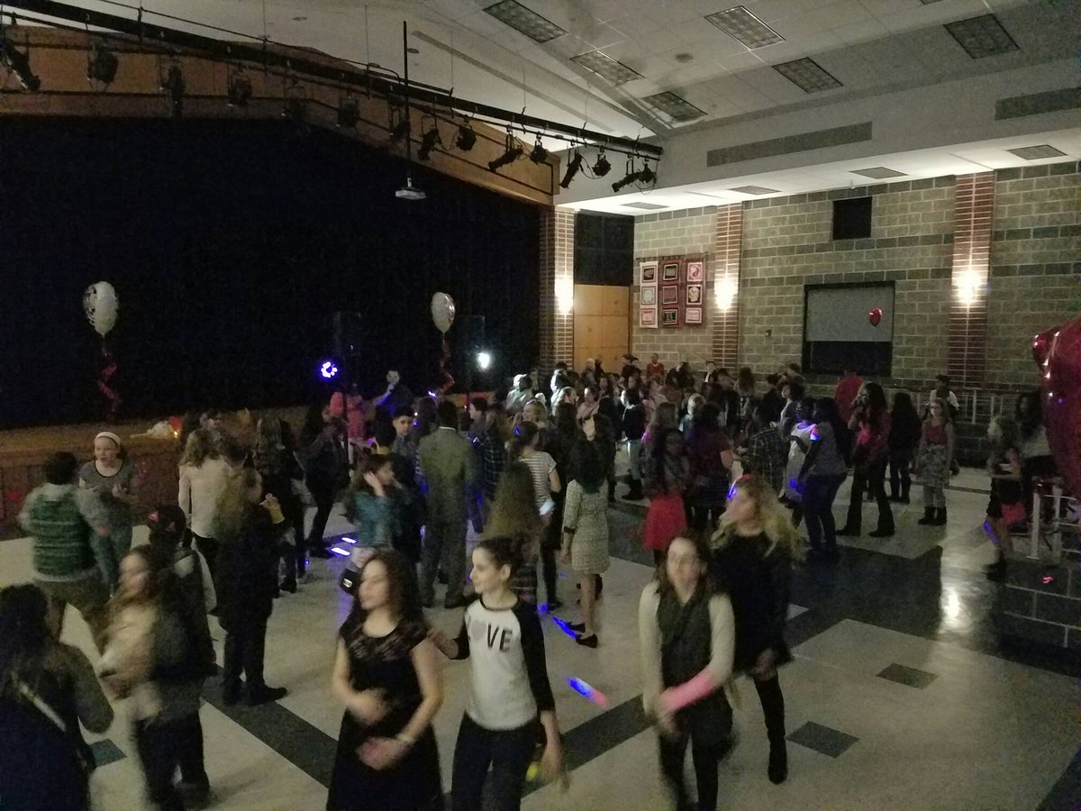 BeckBecklake's tweet photo. Having a great time at #DaviesValentinesDance2K17 https://t.co/WQ8dhTR32f
