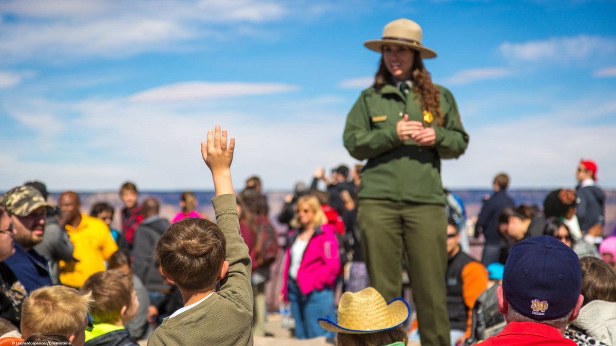 NPCA's tweet image. We &amp;lt;3 park rangers! Staff doesn't always get a lot of credit, but their work is critical to healthy parks: parkb.it/2kBD0ch