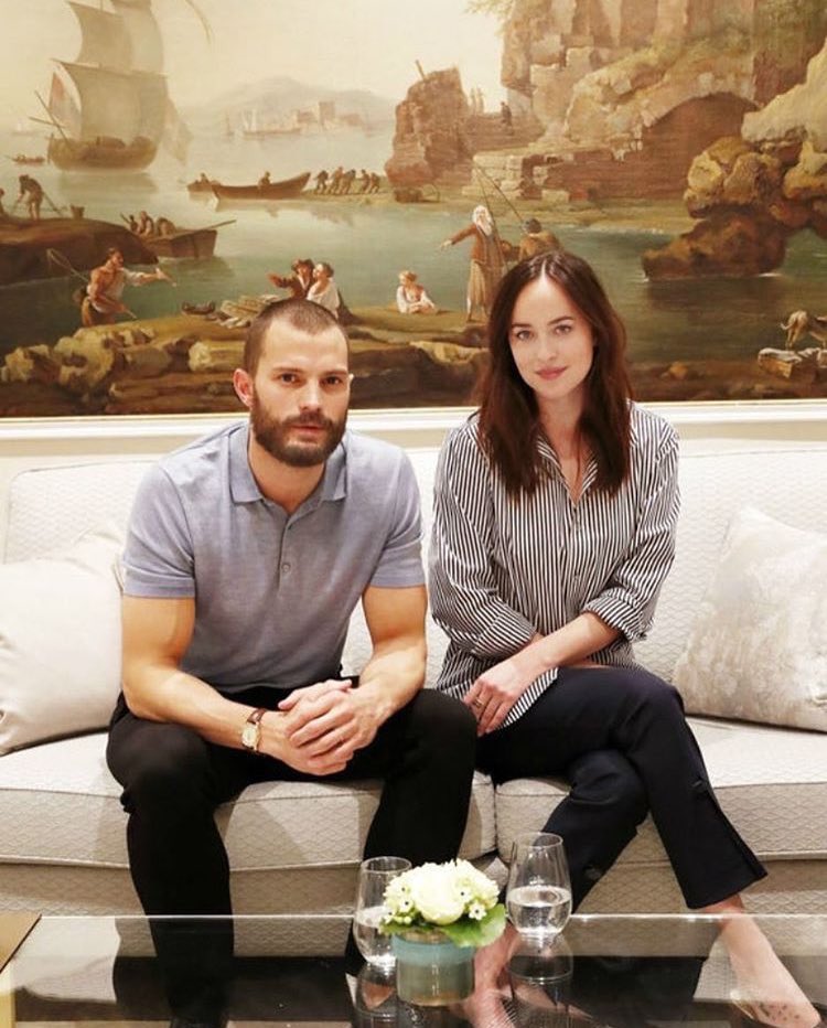 johnsondakotafr's tweet photo. PRESSE || Photo de Dakota et Jamie durant l'interview pour le magazine allemand "Bild" pour #FiftyShadesDarker https://t.co/MN1TEp8SEB