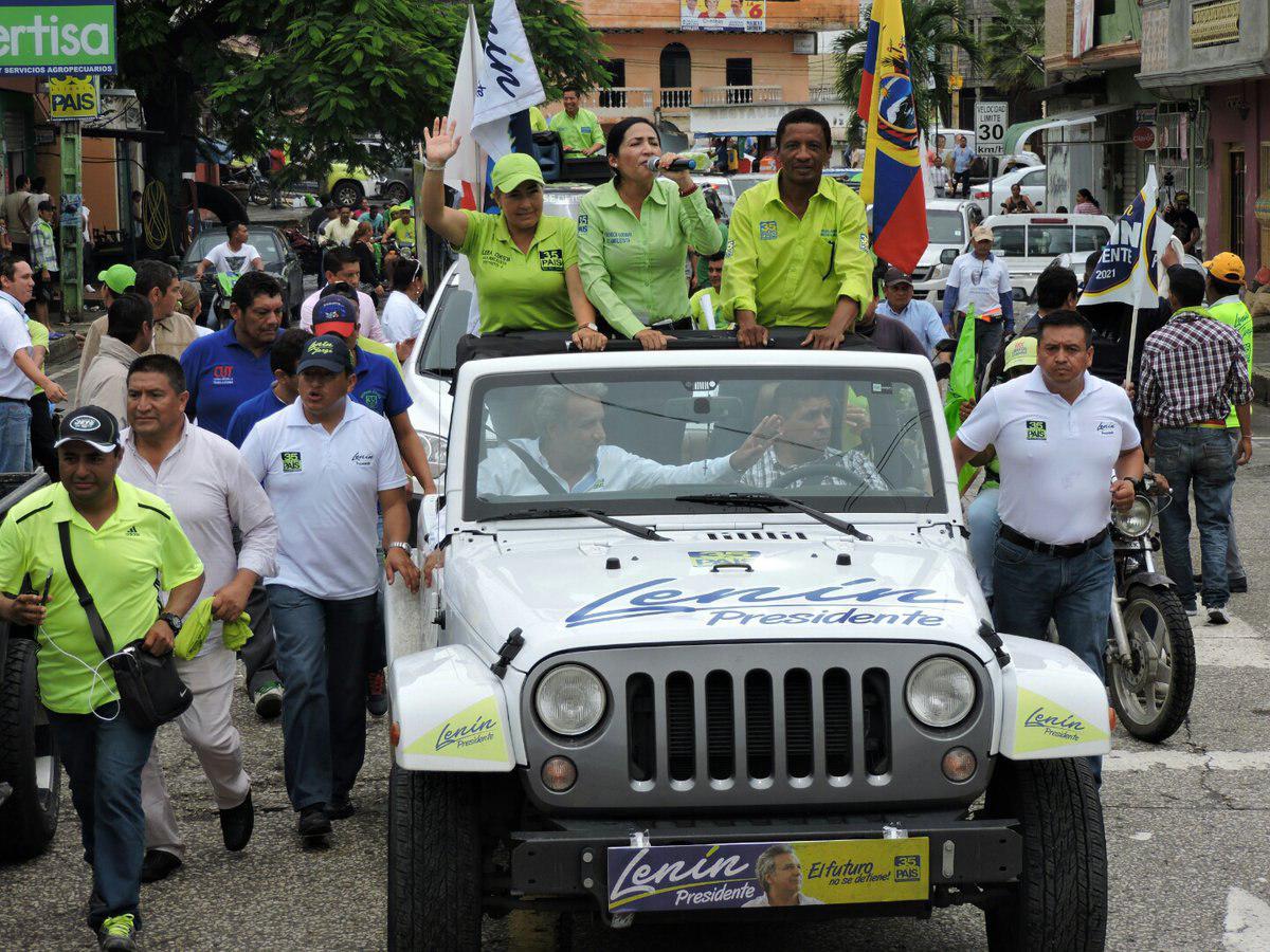 Lenin's tweet photo. Hoy recorrimos parte del distrito 4 del Guayas. Qué maravilla, qué recibimiento. https://t.co/4JeTND5hfH