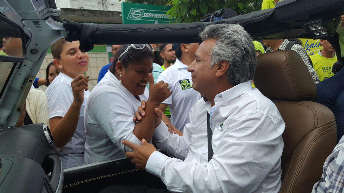 Lenin's tweet photo. Hoy recorrimos parte del distrito 4 del Guayas. Qué maravilla, qué recibimiento. https://t.co/4JeTND5hfH