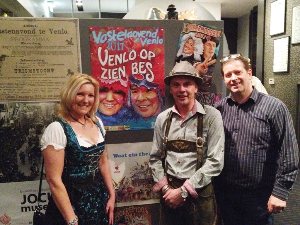 Marlie Korsten en Daan Korsten veriëuwig door <a href="/atelierleon/">Leon Peeters</a>. Gratis aaf te haole beej @BeejBenders, <a href="/PlusBenders/">Plus Benders</a> en @FotoKinoLinders 2/2