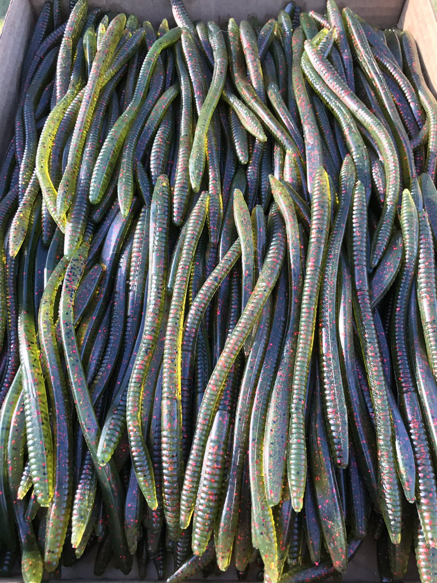 GroveBaits's tweet photo. Watermelon red 6.5" Finesse worms #bass #bassfishing #fishing https://t.co/HLiaZEkW1V
