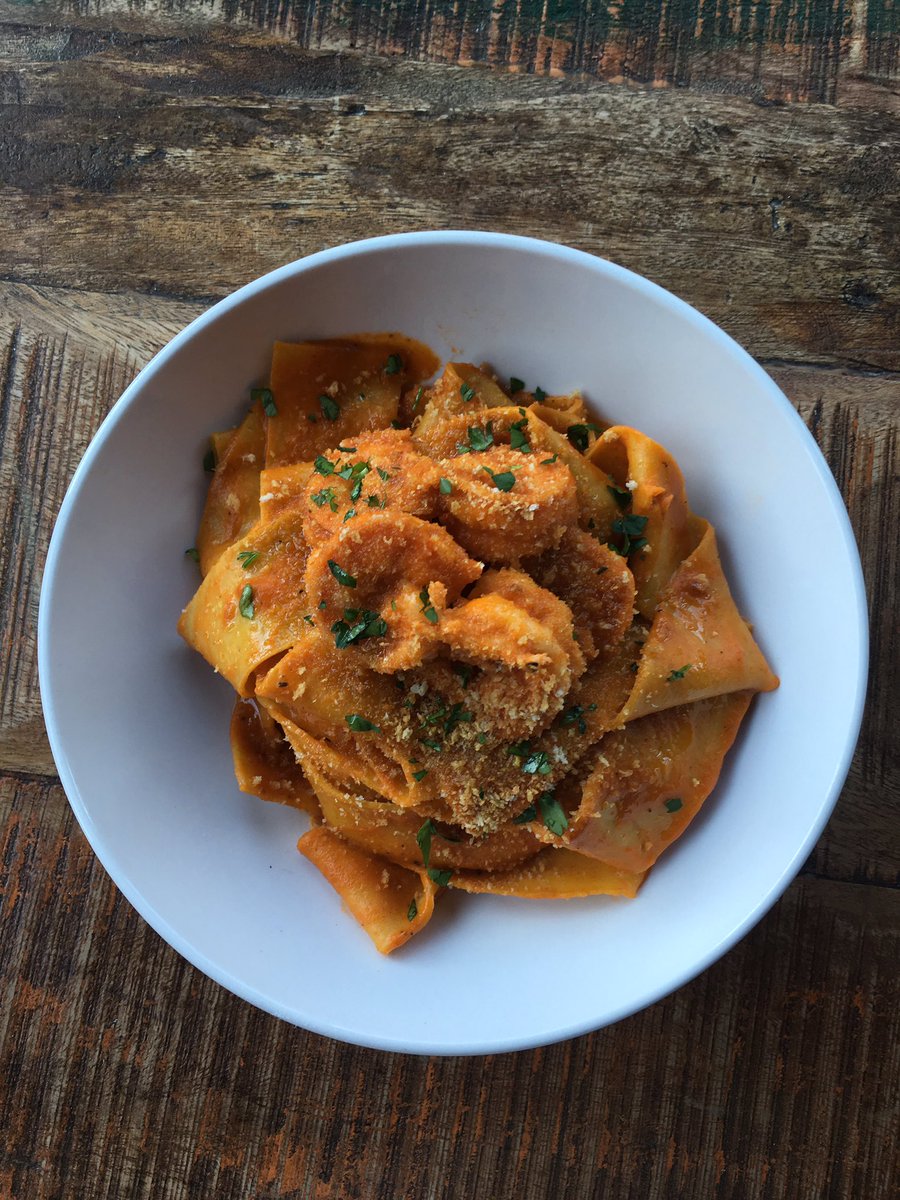 chefemhahn's tweet image. Tweet tweet...new items on! @team_warehouse #topchef #bigsmiles