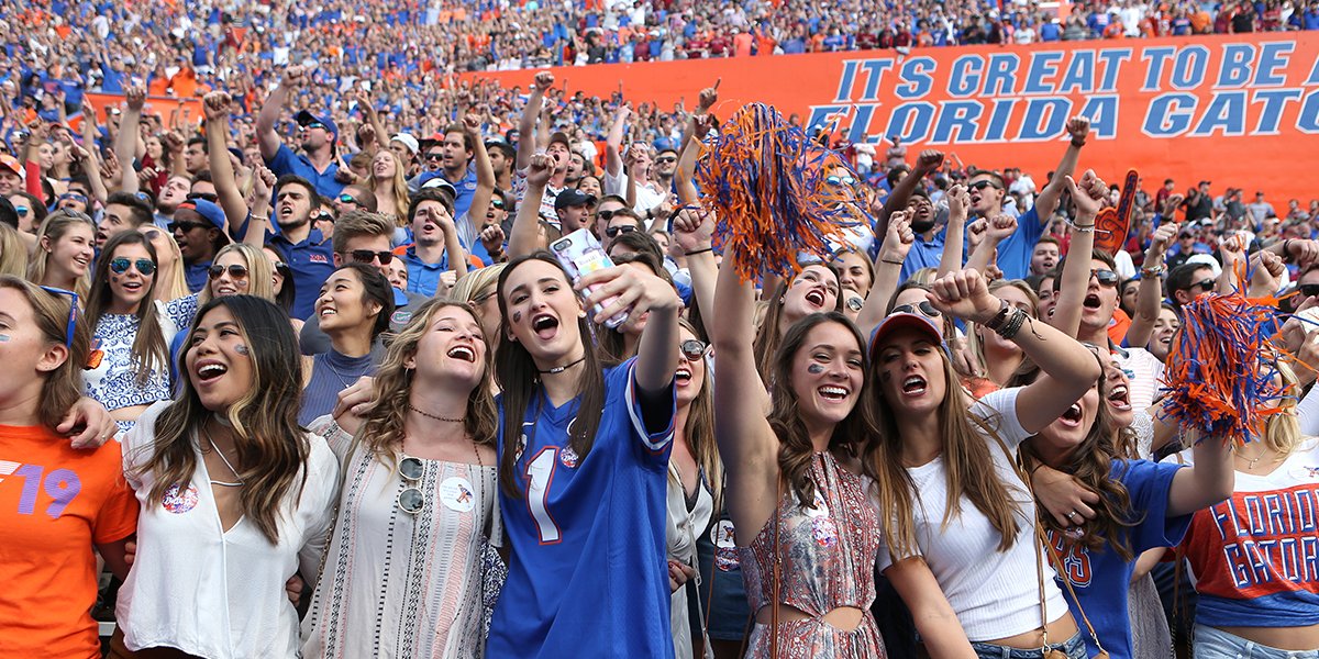 Under ONE HOUR until we welcome #UF21 into #GatorNation! Can't wait to see you at <a href="/UF/">FLORIDA</a> soon!
