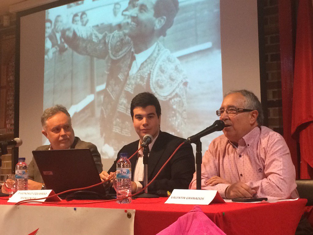 macarriches's tweet photo. @TaurinoPinto gran colofón en el cierre de las Conferencias Taurinas con @GonIzdoBienve y la historia de su familia https://t.co/KsyKluU4kc