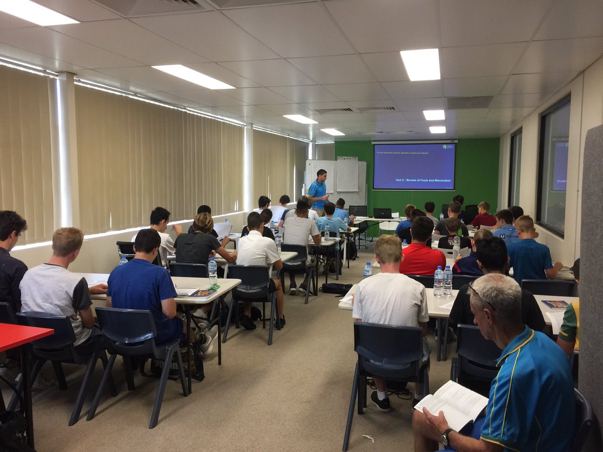 CanterburyRefs's tweet photo. Our first entrance course of 2017 is underway this morning in the air conditioning at Parry Park @footballnsw @cdsfafootball #reffootball https://t.co/myKjZJP8XL