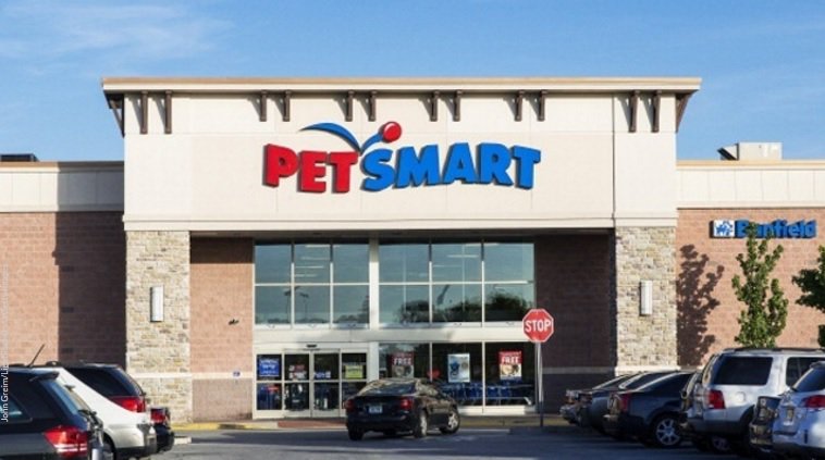 #PetSmart recalls canned dog food due to possible contamination bit.ly/2kBGqM1 https://t.co/9USdKxlxS8