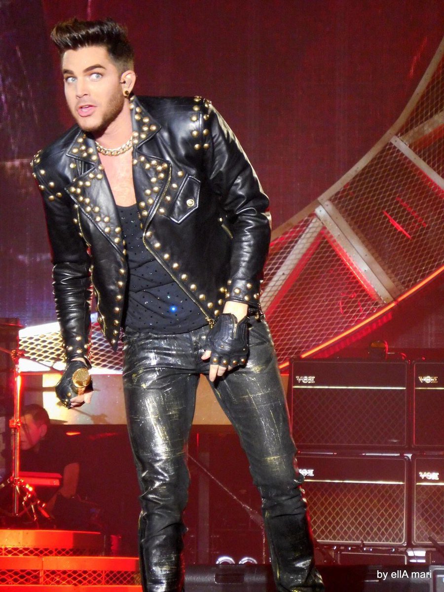This man DESERVES a Hollywood walk of fame star. #Glamberts don't you agree?! 🤴🏼 Vocals, creative and talented with every album he releases